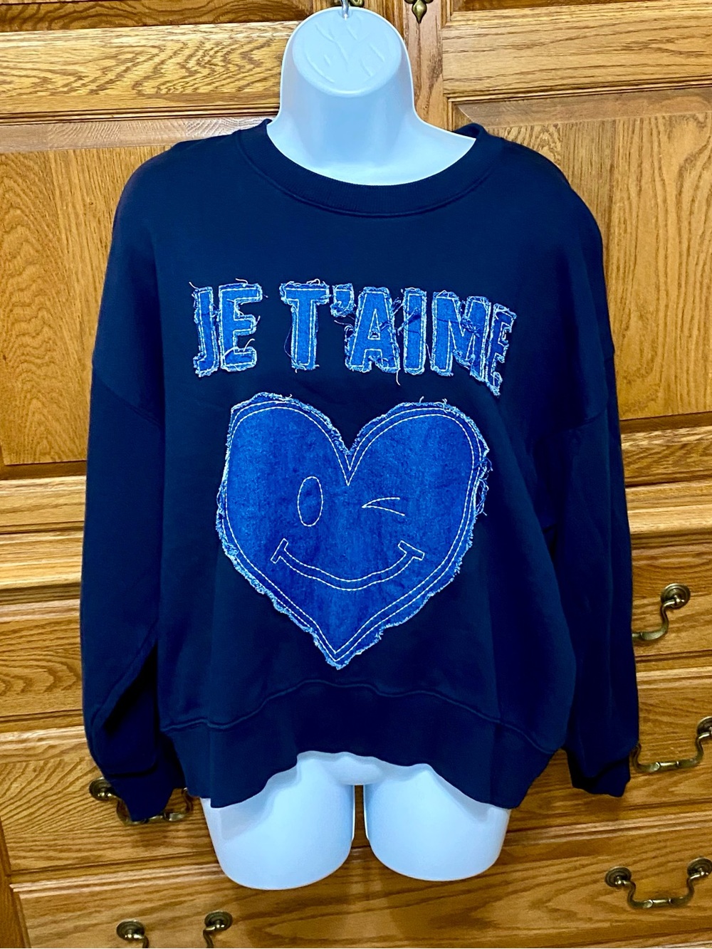 Cinq a Sept Je T'aime Appliqué Sweatshirt Womens M Navy Blue Denim Heart‎ Smiley